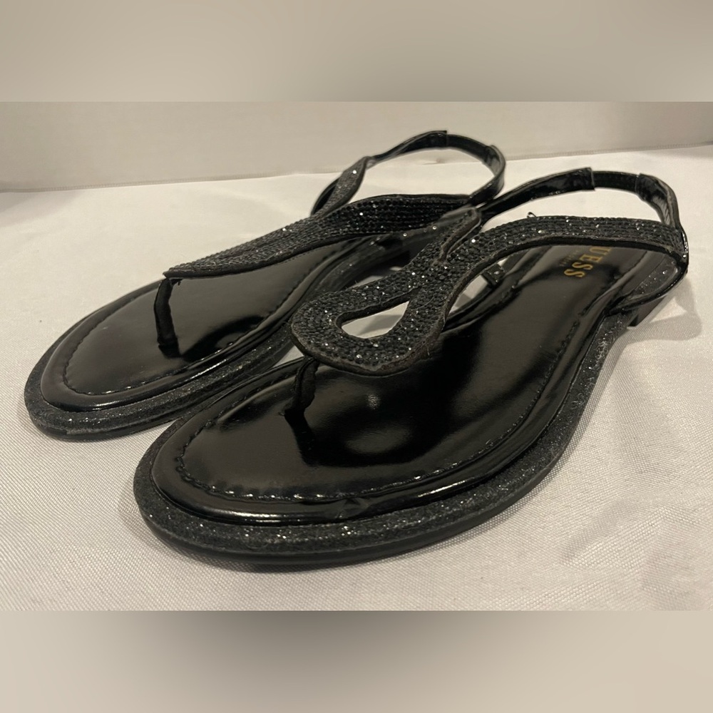 GUESS NWT Women’s Black Rhinestone Glitter Flats Ankle Strap Sandals Women’s 6